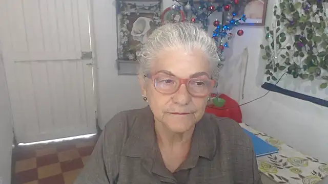FunnyGrandma online show from December 17, 8:37 pm