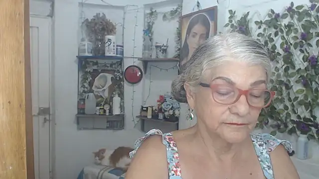 FunnyGrandma online show from April 11, 12:04 am