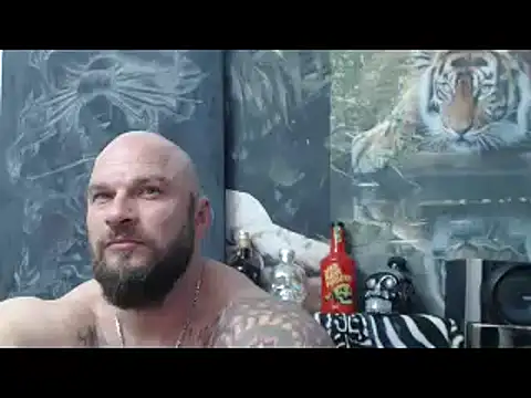 Snapshot of viking_30 chatting on April 18, 7:07 pm viking 30 online show from April 18, 7:07 pm