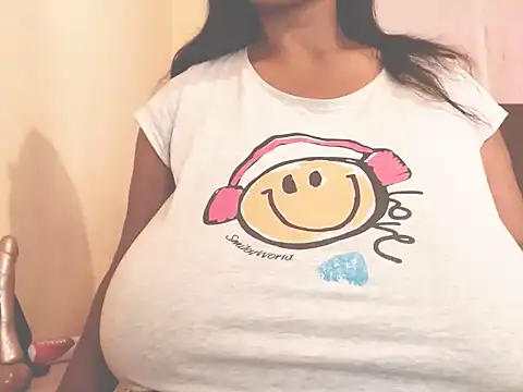 MissTits online show from June 15, 11:56 am
