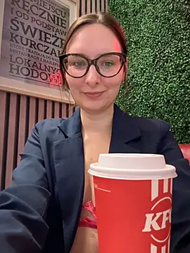 The Snowwhitee online show from November 6, 9:21 am