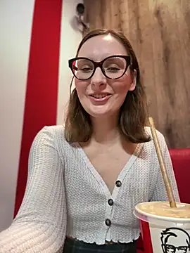 The Snowwhitee online show from February 11, 7:19 pm