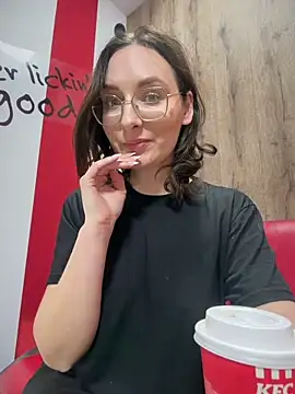 The Snowwhitee online show from April 10, 9:08 pm