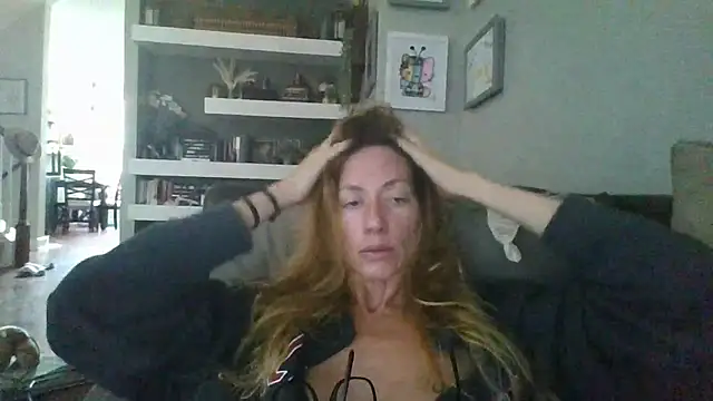 Rhodesxox online show from October 8, 6:38 pm