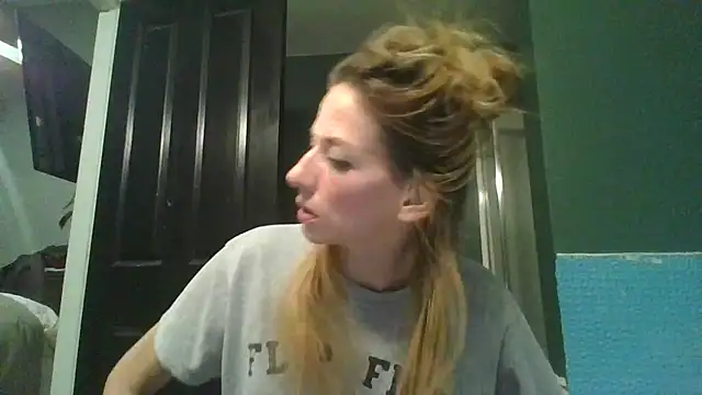 Rhodesxox online show from November 7, 11:10 am