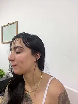 Snapshot of EmmyEvans1 chatting on February 10, 7:40 pm EmmyEvans1 online show from February 10, 7:40 pm