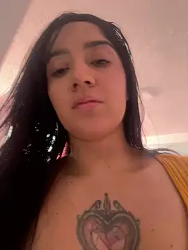 Snapshot of EmmyEvans1 chatting on February 13, 8:38 pm EmmyEvans1 online show from February 13, 8:38 pm