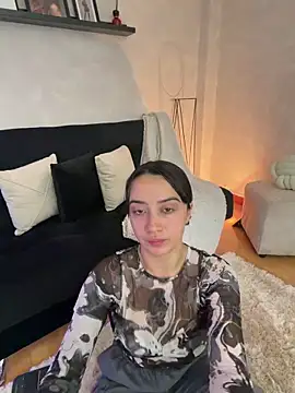 Snapshot of EmmyEvans1 chatting on April 2, 8:06 pm EmmyEvans1 online show from April 2, 8:06 pm