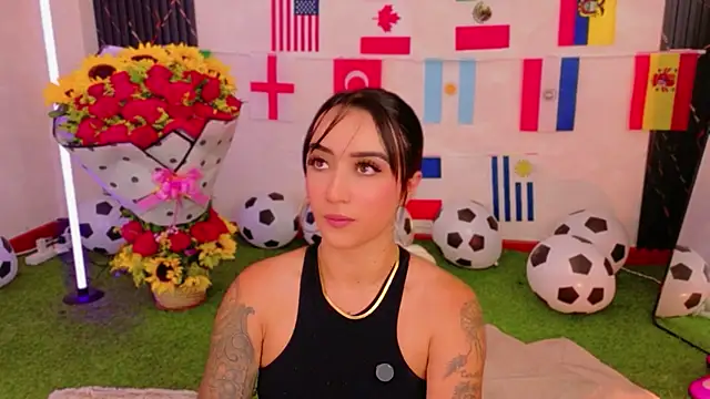 Snapshot of EmmyEvans1 chatting on July 12, 7:38 pm EmmyEvans1 online show from July 12, 7:38 pm