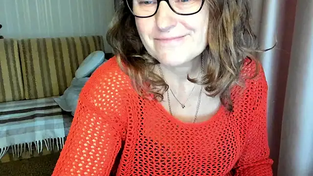 lauraoven online show from October 31, 7:53 am