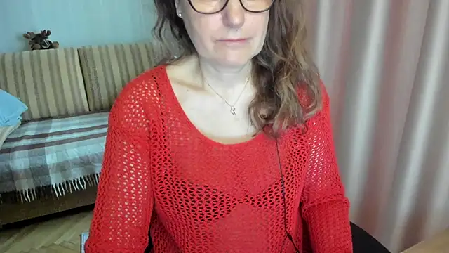 Snapshot of lauraoven chatting on March 25, 7:03 am lauraoven online show from March 25, 7:03 am