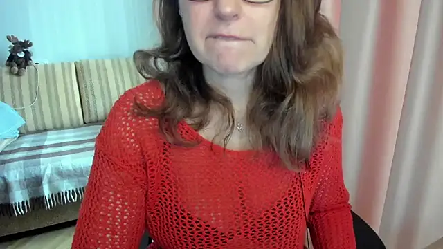 Snapshot of lauraoven chatting on March 26, 8:09 am lauraoven online show from March 26, 8:09 am