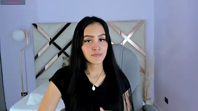 tati saldarriaga online show from November 12, 9:03 pm