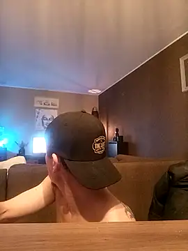 Snapshot of Antonio11111x chatting on February 19, 9:44 pm Antonio11111x online show from February 19, 9:44 pm