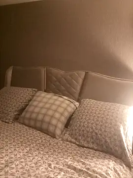 Snapshot of Antonio11111x chatting on February 24, 10:30 pm Antonio11111x online show from February 24, 10:30 pm