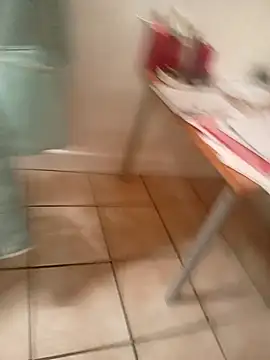 Snapshot of Kw8585kw chatting on February 13, 3:57 am Kw8585kw online show from February 13, 3:57 am