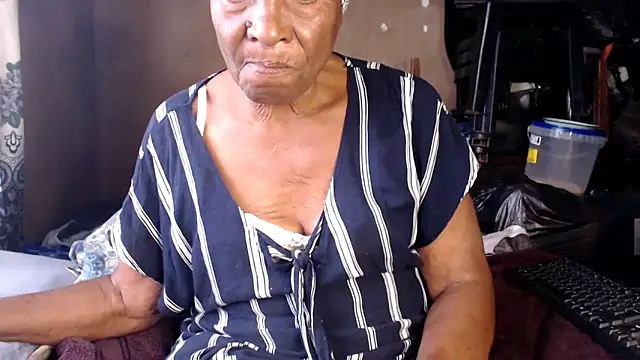 NaughtyGranny online show from November 18, 9:47 am