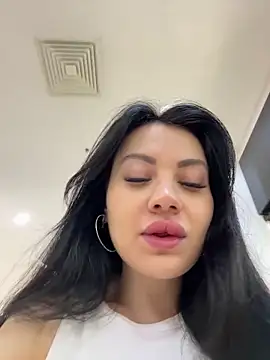 Wet  Bunny online show from June 14, 6:15 am