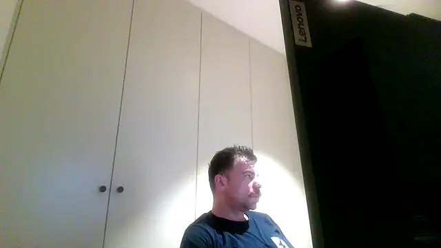 Snapshot of mrbigballs chatting on October 14, 4:35 am mrbigballs online show from October 14, 4:35 am