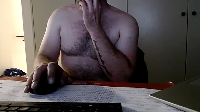 Snapshot of mrbigballs chatting on June 1, 10:22 pm mrbigballs online show from June 1, 10:22 pm