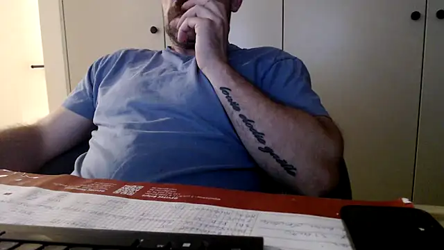 Snapshot of mrbigballs chatting on June 3, 8:25 pm mrbigballs online show from June 3, 8:25 pm