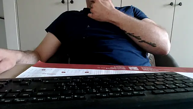 Snapshot of mrbigballs chatting on June 14, 7:27 pm mrbigballs online show from June 14, 7:27 pm