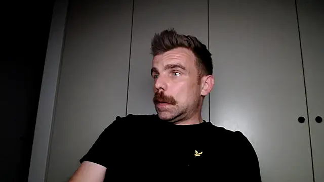 Snapshot of mrbigballs chatting on June 15, 8:44 pm mrbigballs online show from June 15, 8:44 pm