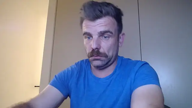 Snapshot of mrbigballs chatting on June 16, 10:34 pm mrbigballs online show from June 16, 10:34 pm