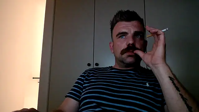 Snapshot of mrbigballs chatting on June 22, 8:39 pm mrbigballs online show from June 22, 8:39 pm