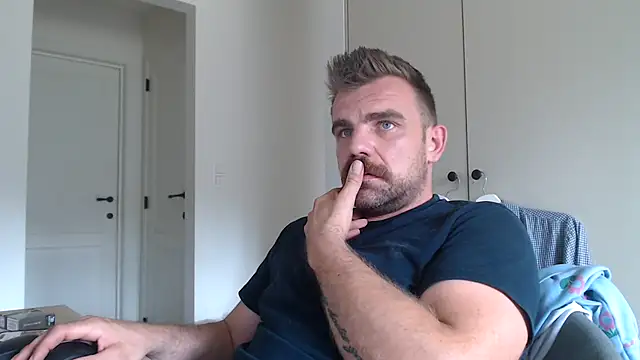 Snapshot of mrbigballs chatting on July 4, 2:56 pm mrbigballs online show from July 4, 2:56 pm