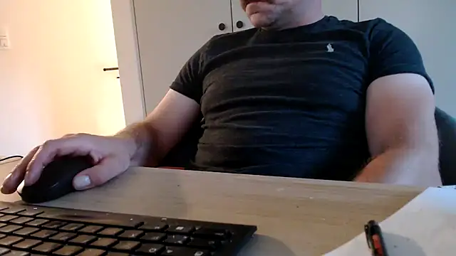 Snapshot of mrbigballs chatting on July 5, 3:56 am mrbigballs online show from July 5, 3:56 am