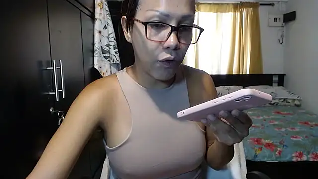 sensual nataliee online show from February 17, 4:04 pm