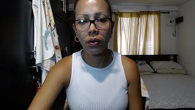 sensual nataliee online show from February 24, 4:47 pm