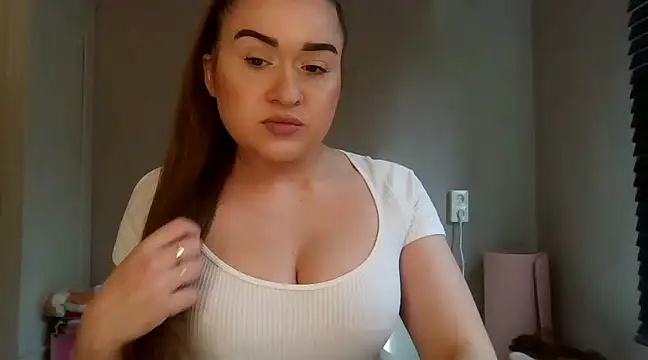 avajade online show from February 24, 11:43 am