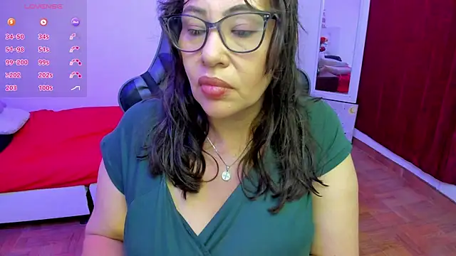 esmeralda milf online show from May 16, 7:23 pm