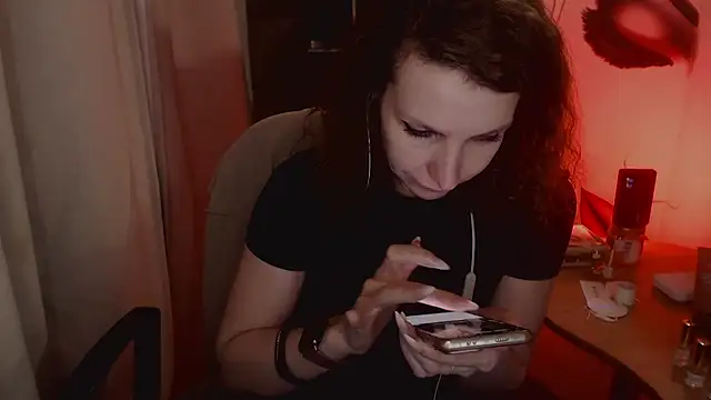 Snapshot of JohansonKatie chatting on January 12, 4:29 pm JohansonKatie online show from January 12, 4:29 pm