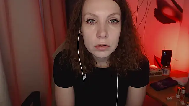 Snapshot of JohansonKatie chatting on January 13, 6:38 am JohansonKatie online show from January 13, 6:38 am