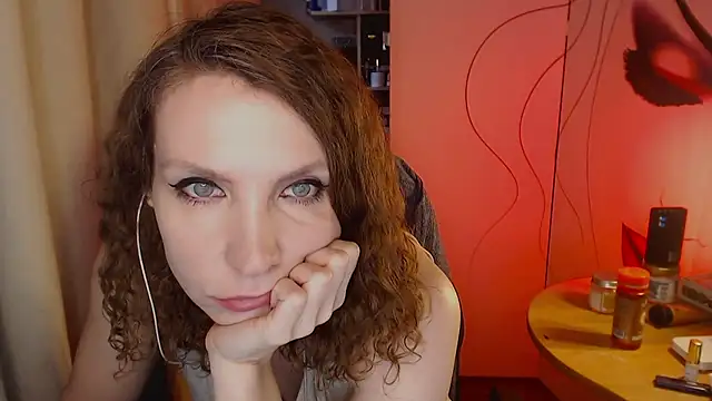 Snapshot of JohansonKatie chatting on January 19, 6:53 am JohansonKatie online show from January 19, 6:53 am