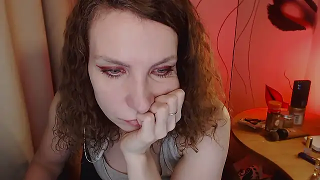 Snapshot of JohansonKatie chatting on January 21, 3:43 pm JohansonKatie online show from January 21, 3:43 pm