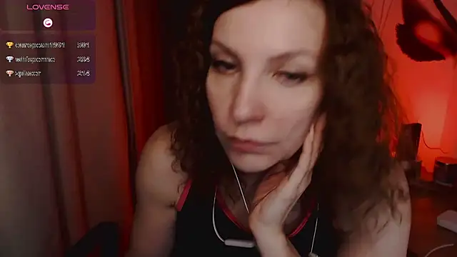 Snapshot of JohansonKatie chatting on February 3, 11:36 pm JohansonKatie online show from February 3, 11:36 pm