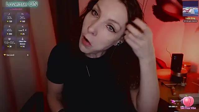 Snapshot of JohansonKatie chatting on March 1, 2:59 am JohansonKatie online show from March 1, 2:59 am