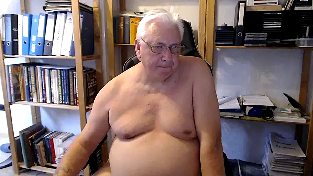 Snapshot of SchwanzhureXXL chatting on June 28, 3:29 pm SchwanzhureXXL online show from June 28, 3:29 pm