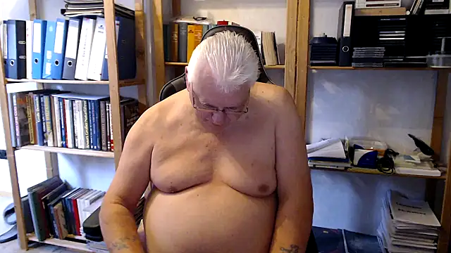 Snapshot of SchwanzhureXXL chatting on July 4, 5:46 am SchwanzhureXXL online show from July 4, 5:46 am