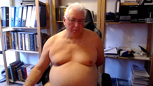 Snapshot of SchwanzhureXXL chatting on July 5, 5:47 am SchwanzhureXXL online show from July 5, 5:47 am