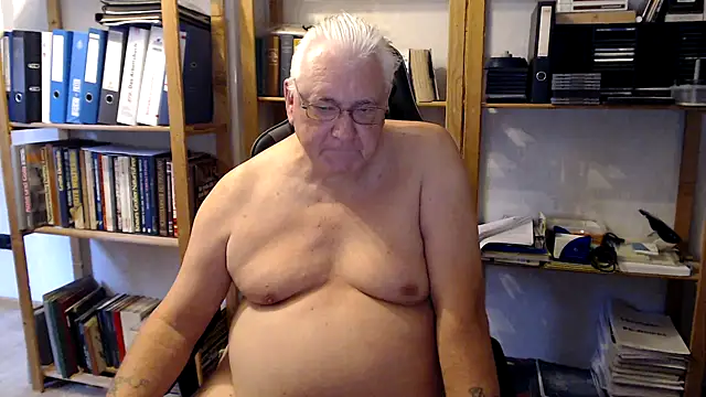Snapshot of SchwanzhureXXL chatting on July 9, 4:38 am SchwanzhureXXL online show from July 9, 4:38 am