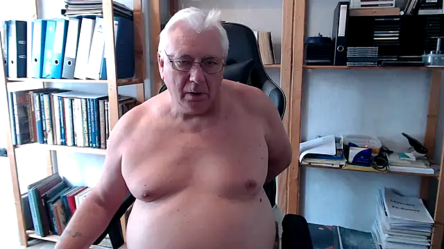 Snapshot of SchwanzhureXXL chatting on July 16, 2:34 pm SchwanzhureXXL online show from July 16, 2:34 pm