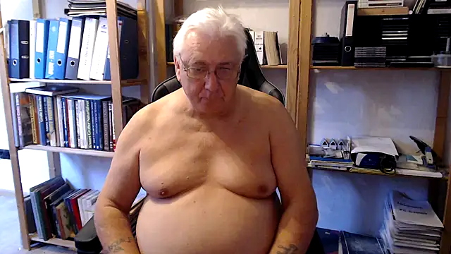 Snapshot of SchwanzhureXXL chatting on July 30, 6:01 am SchwanzhureXXL online show from July 30, 6:01 am