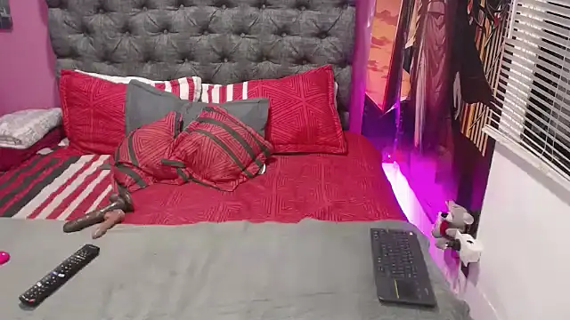 JEENEVIEVE online show from March 2, 6:48 pm