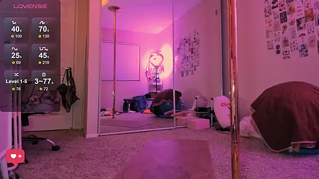 Evie-Luna online show from December 18, 2:39 am