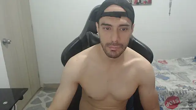 Snapshot of samuelgarcia_ chatting on June 23, 3:26 am samuelgarcia online show from June 23, 3:26 am